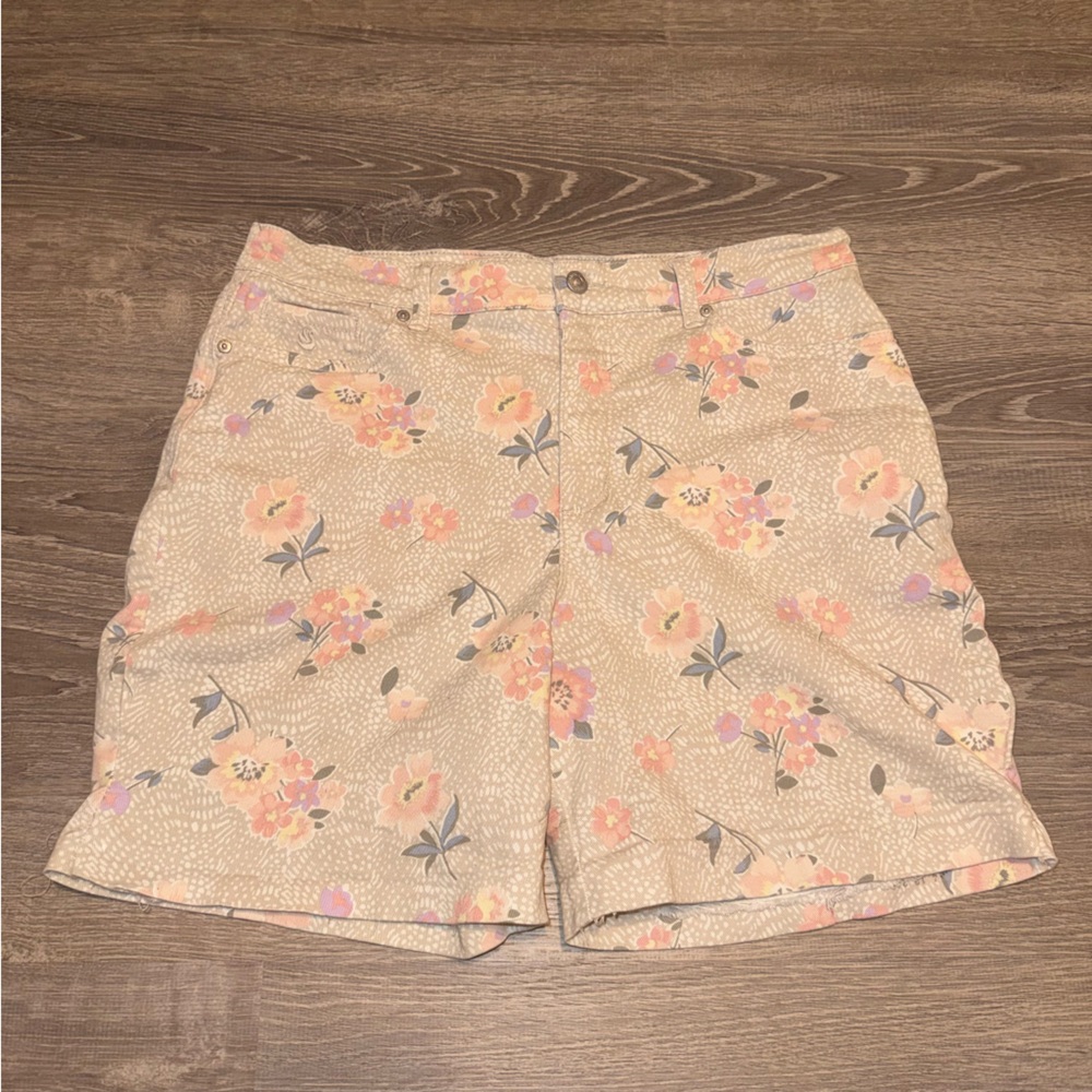 Gloria Vanderbilt Amanda denim shorts cream pink floral stretchy slimming 12